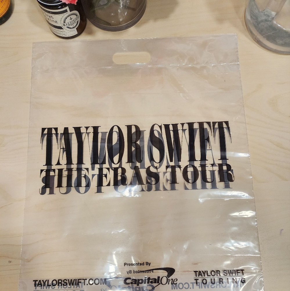 Prinstine - unused Eras Tour shopping bags